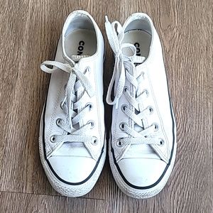 White leather lowtop Converse